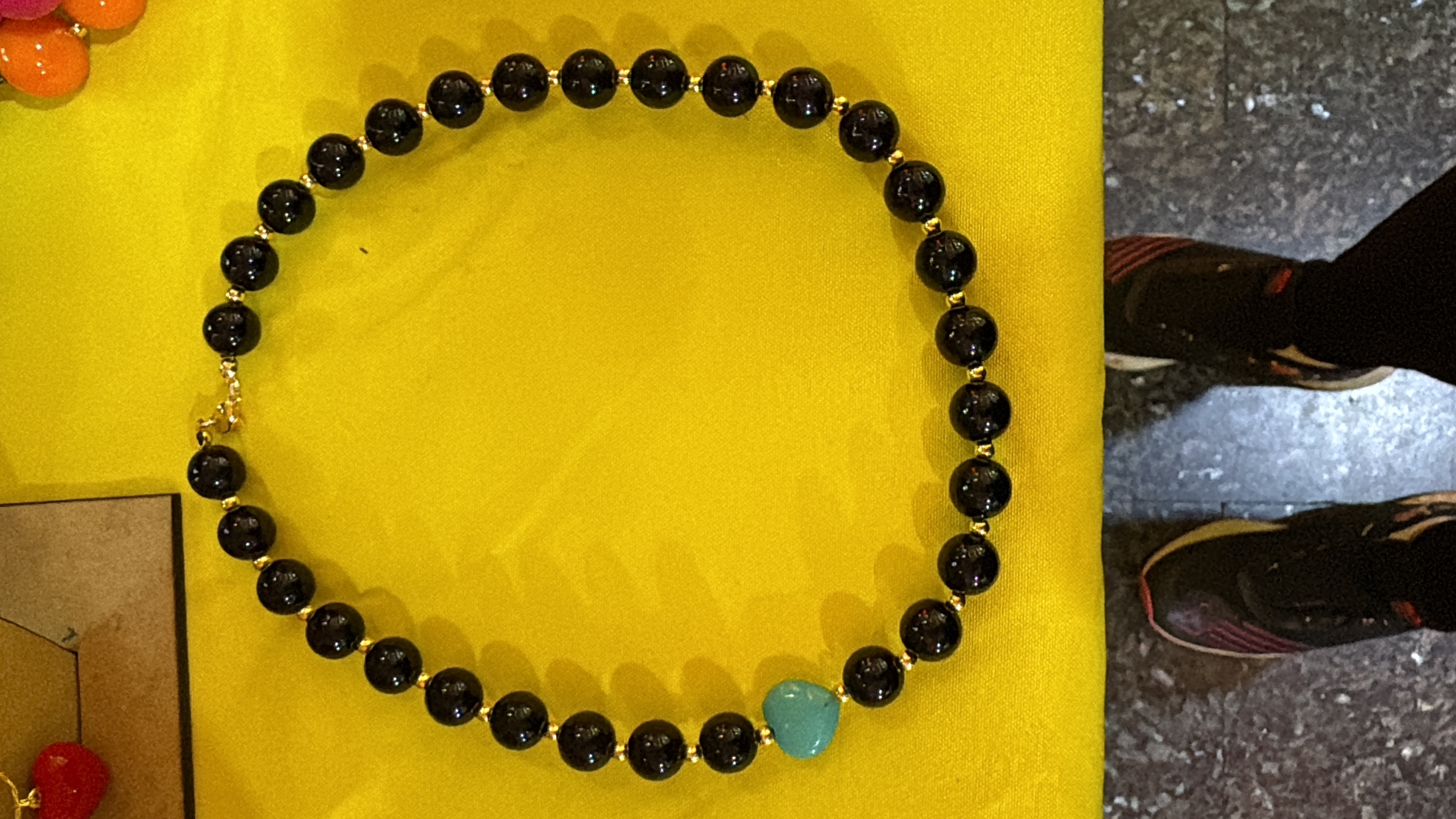 Collar acrílico